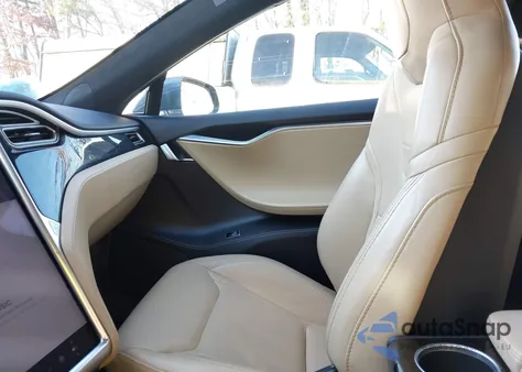 2016 Tesla Model S 60D/70D/75D/85D/90D z USA, uszkodzony, nr VIN 5YJSA1E24GF174235